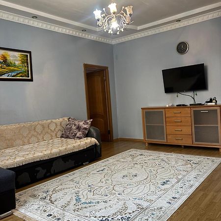 Апартаменты В Центре Города Алматы Extérieur photo